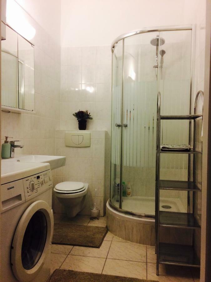 Nice Private Room In Wien Center מראה חיצוני תמונה